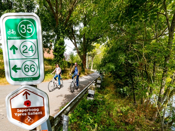B&B beApart fietsen fietsstalling overdekte en afgesloten fietsstalling fietsverhuur